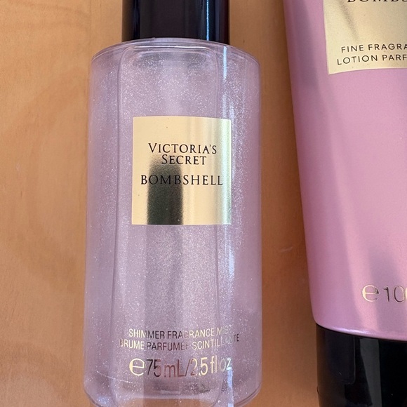 ๐ Victoria's Secret Bombshell Fragrance Set ๐ - Picture 3 of 5